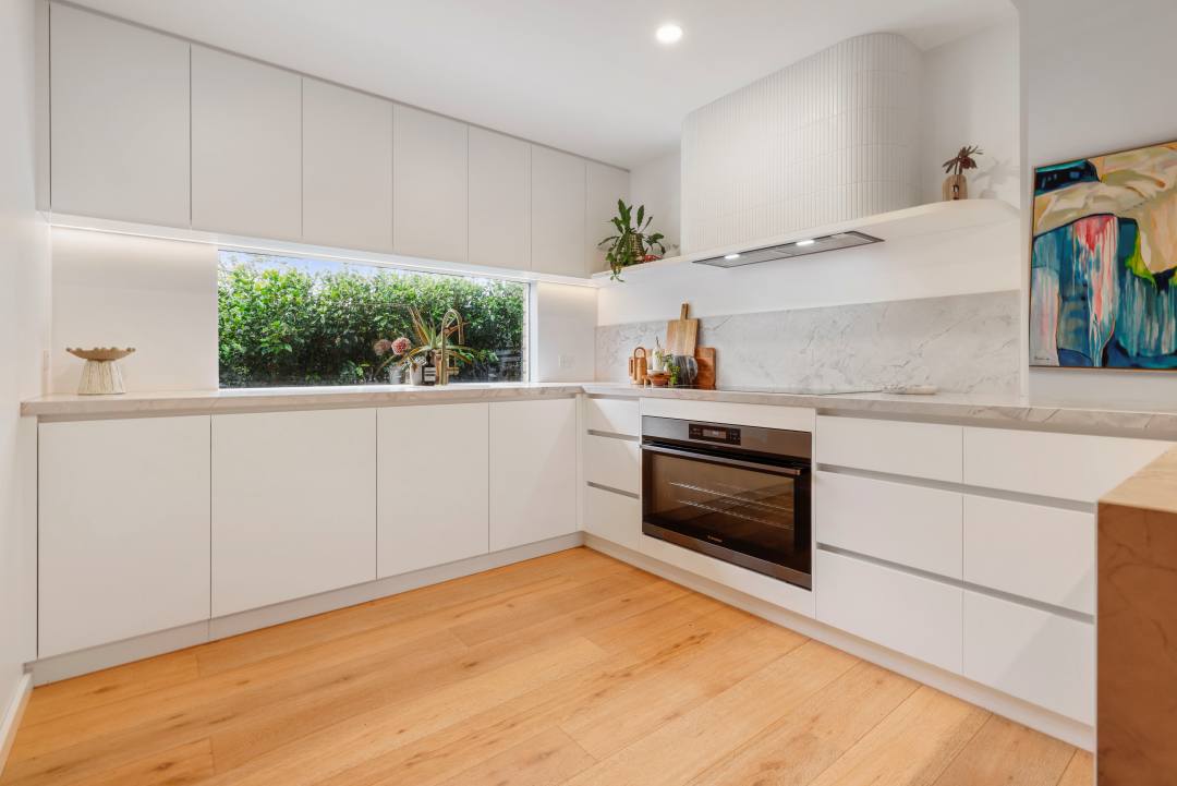 Bay2Baykitchens_WhiteCabinetry Bay 2 Bay Kitchens