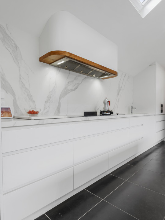 BulnerCabinets_WhiteKitchen