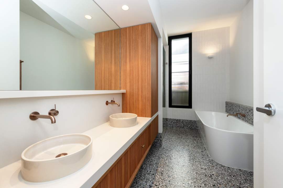 BulnerCabinets_WhiteKitchen