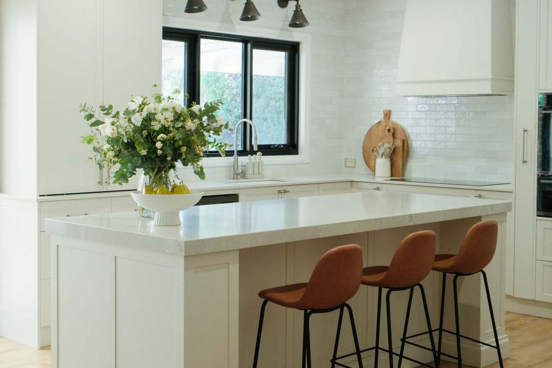 AJInteriorsKitchenRenovationProjectinPristineWhitewithHighContrastBlackHighlights4 Finewood Designer Kitchens