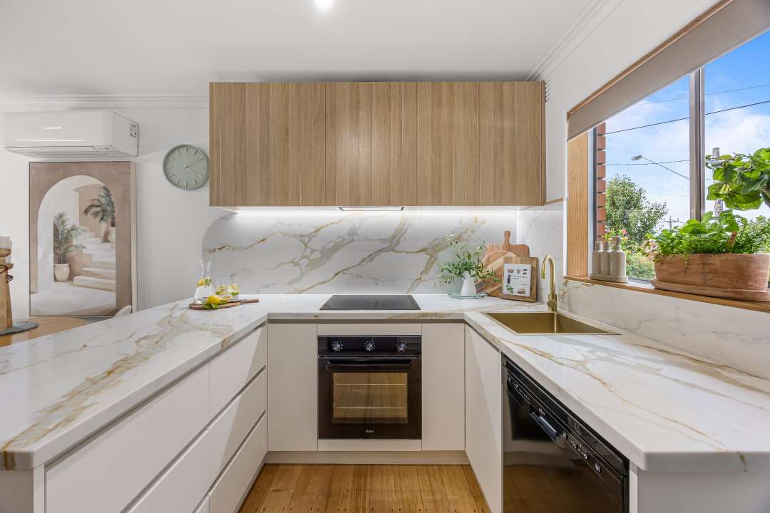 DreierByDesignSmallSpaceBuildStunningKitchenBathroomDesignInTIghtFootprintCoverKitchen Finewood Designer Kitchens